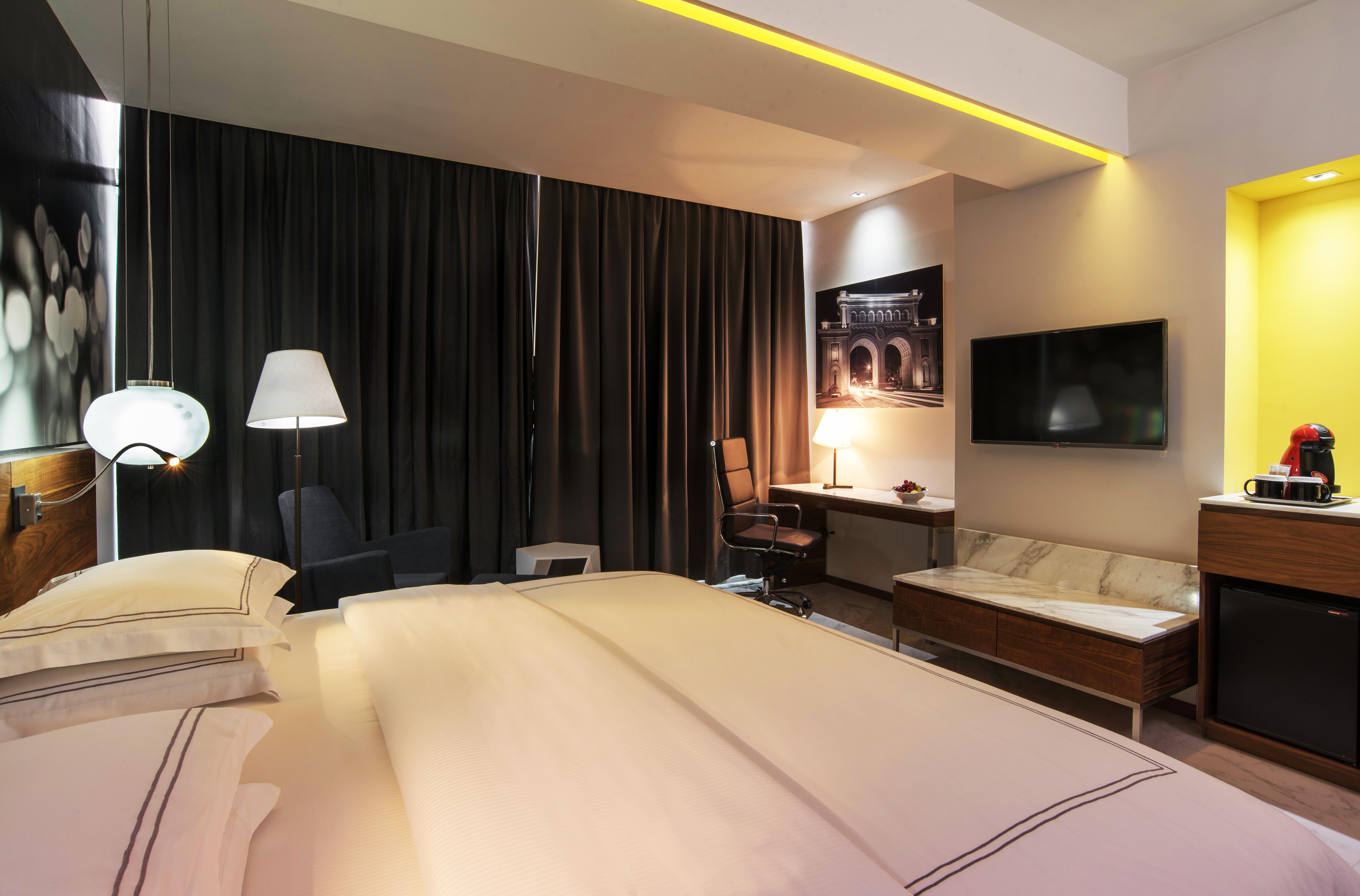 Krystal Urban Guadalajara Otel Dış mekan fotoğraf