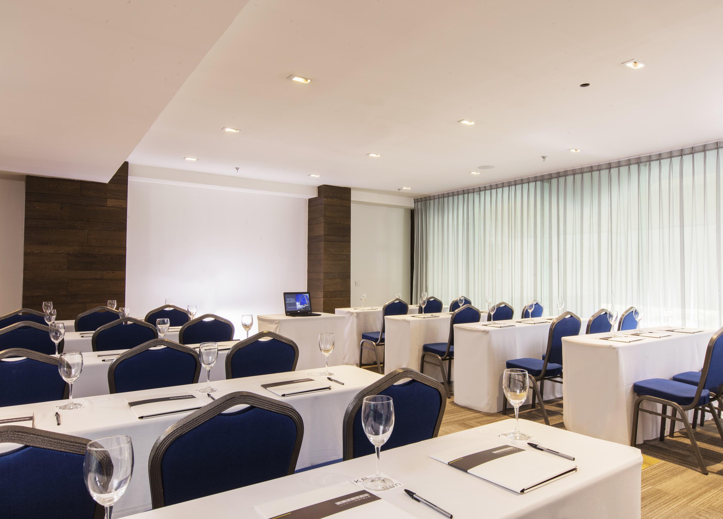 Krystal Urban Guadalajara Otel Dış mekan fotoğraf