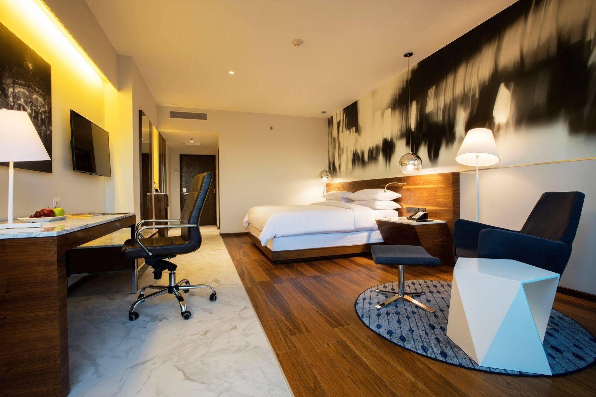 Krystal Urban Guadalajara Otel Dış mekan fotoğraf