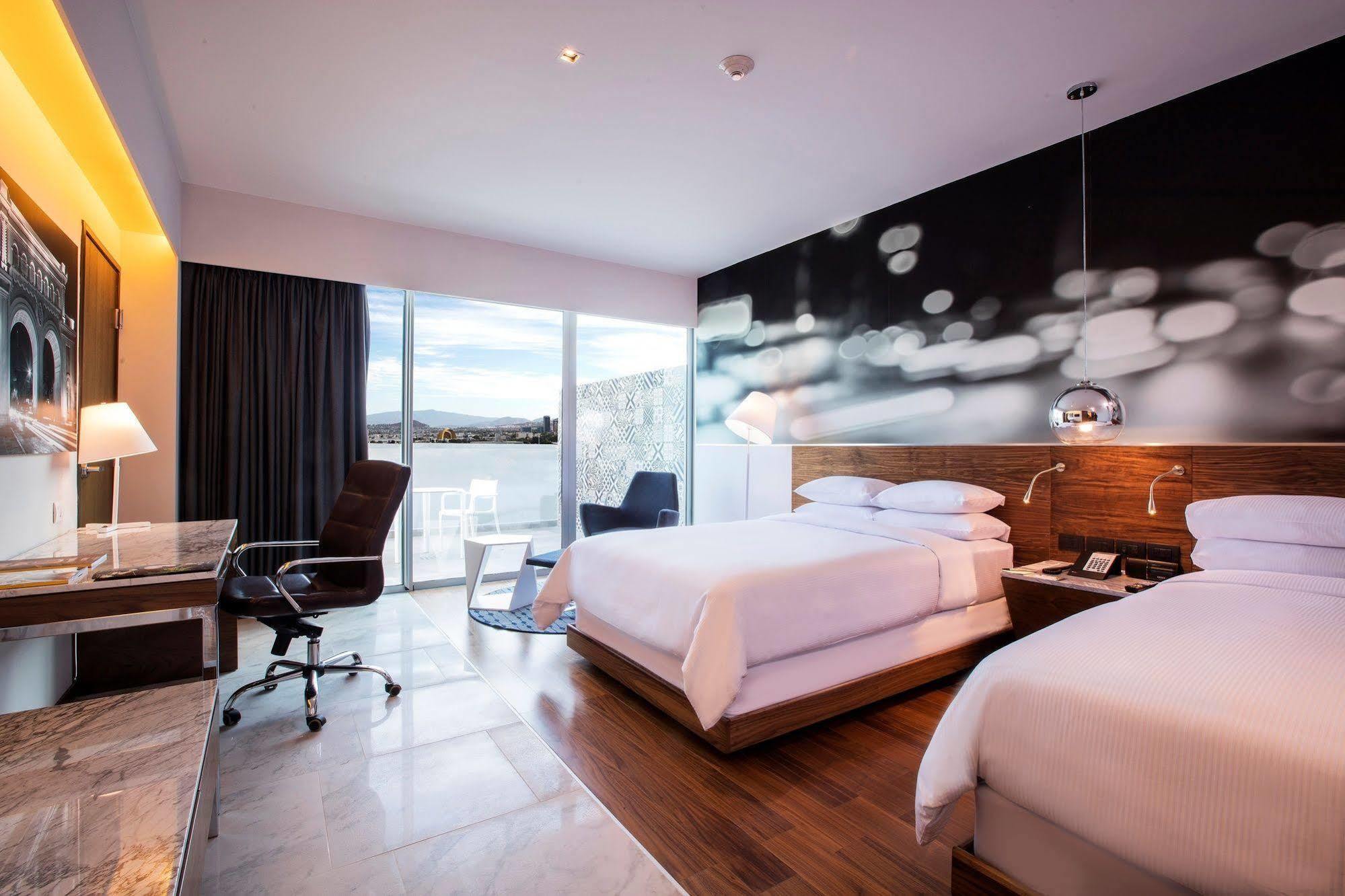 Krystal Urban Guadalajara Otel Dış mekan fotoğraf