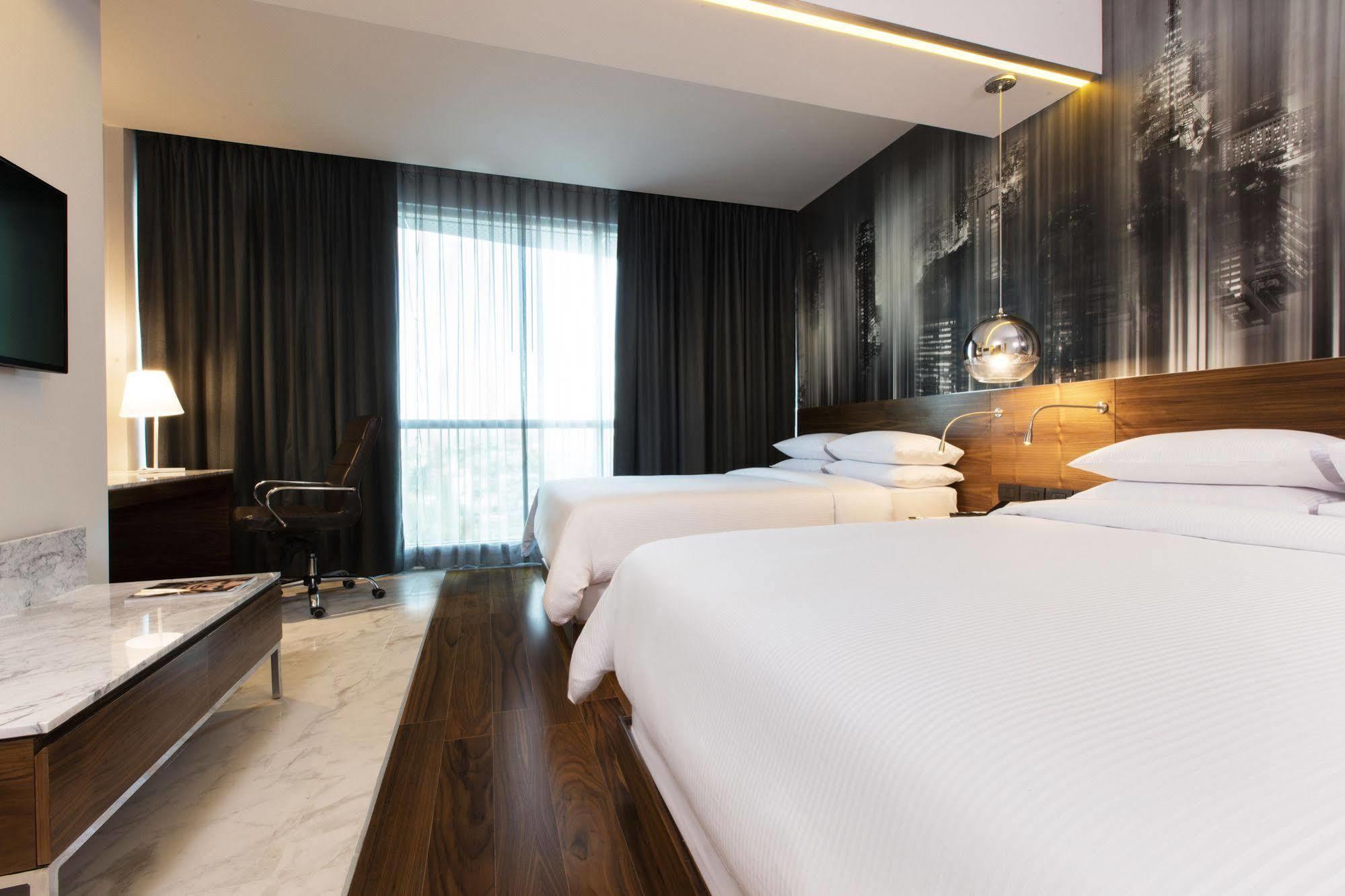 Krystal Urban Guadalajara Otel Dış mekan fotoğraf